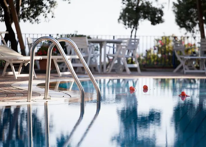 Grand De Rose Scalea