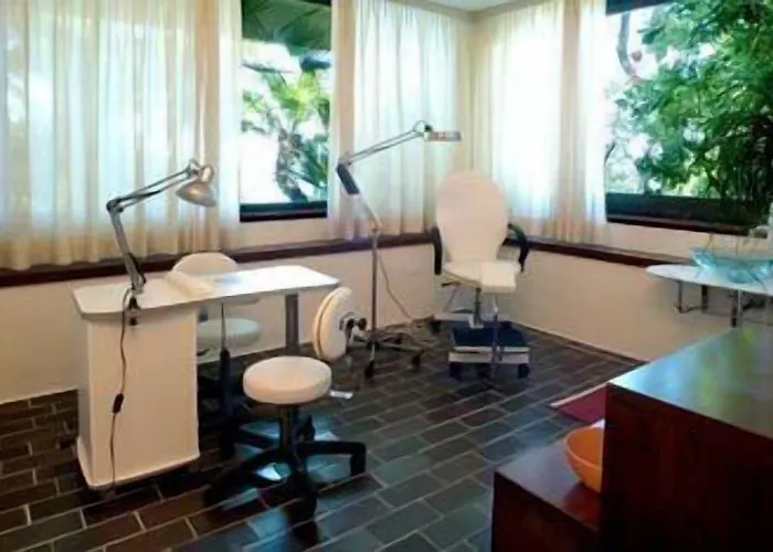 Hotel Grand De Rose 4*