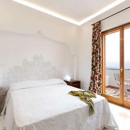 Grand De Rose 4*