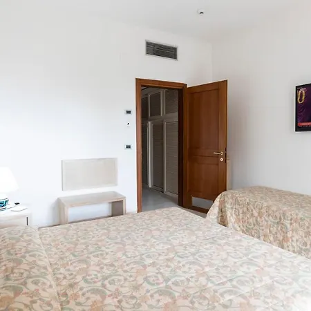 Hotell Grand De Rose