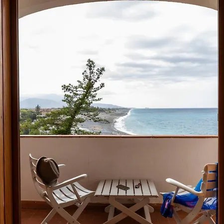 Hotel Grand De Rose 4*