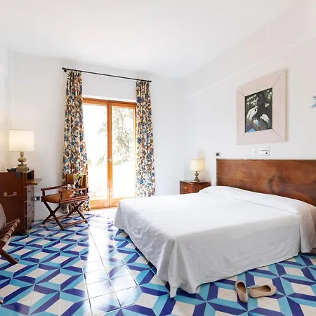Grand De Rose Hotel