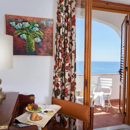 Grand De Rose 4*