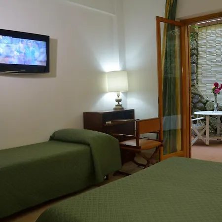 Grand De Rose Scalea