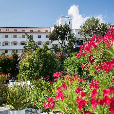 Grand De Rose Hotell 4*