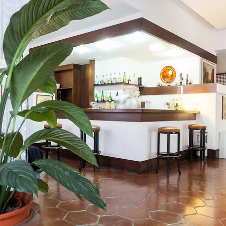 Grand De Rose Hotell 4*