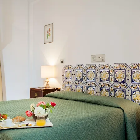 Hotell Grand De Rose