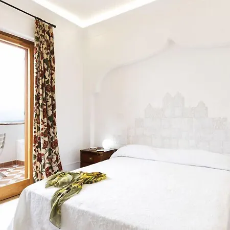 Grand De Rose Scalea