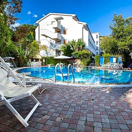 Grand De Rose 4* Scalea