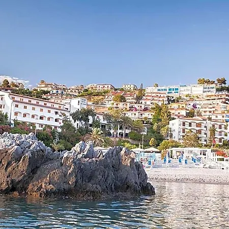 Grand De Rose 4*