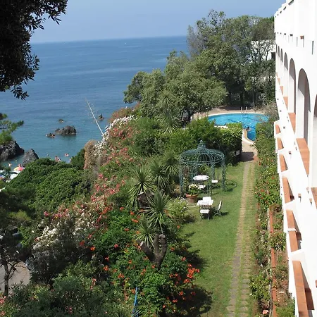 מלון Grand De Rose 4*