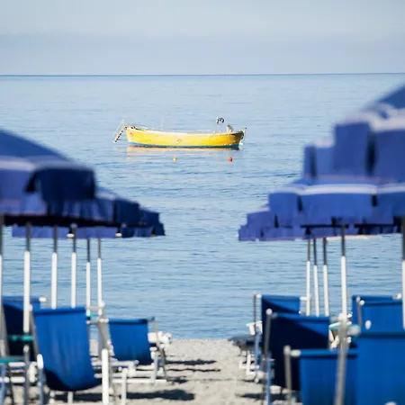 Grand De Rose Hotel 4*