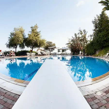 Grand De Rose Hotel 4*
