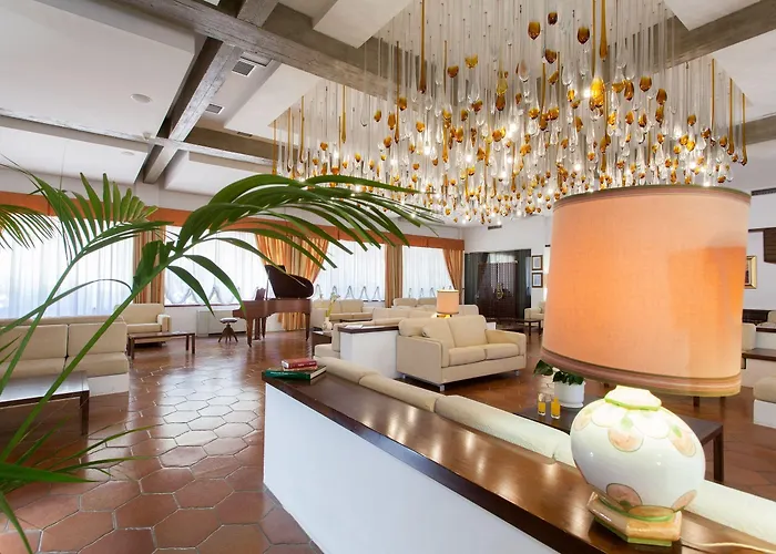 Grand De Rose Scalea