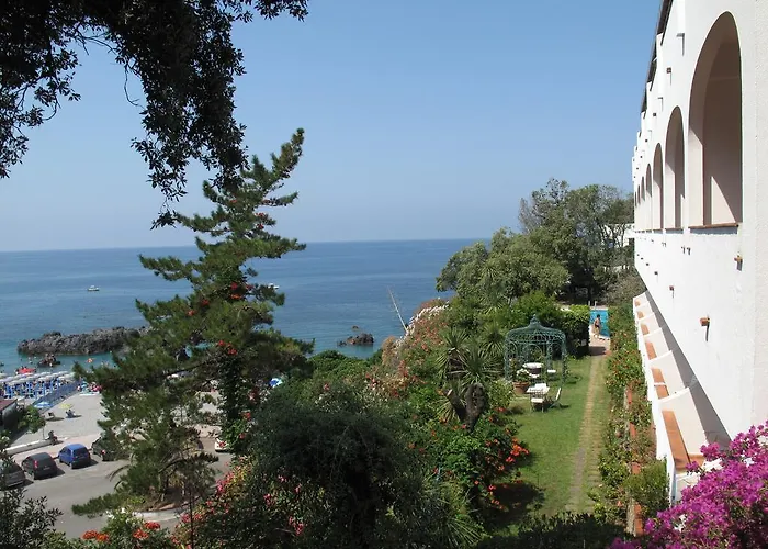 Grand De Rose Scalea